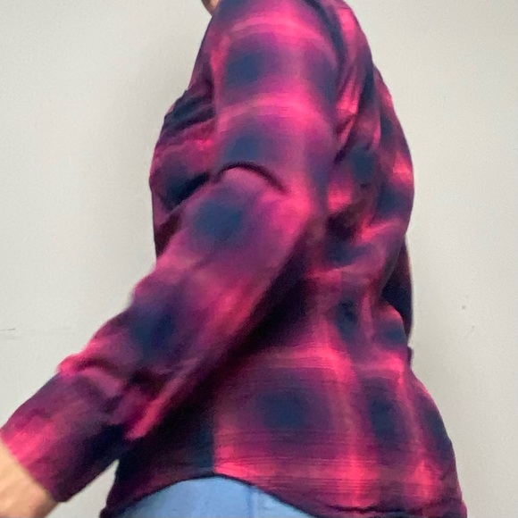 - Eddie Bauer Plaid Button down - Picture 7 of 12